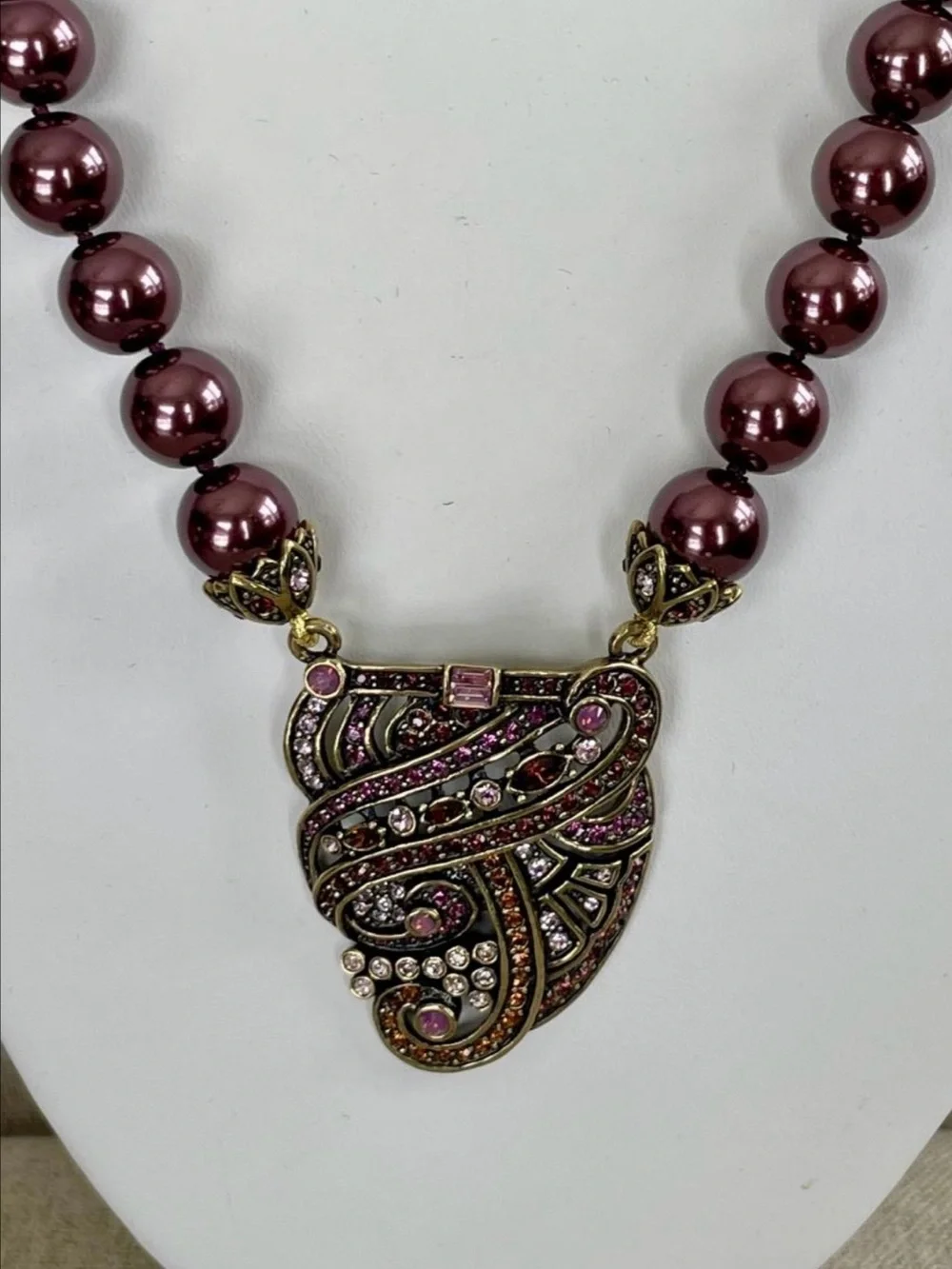 ✨ AUTHENTIC HEIDI DAUS DEEP PLUM PEARL SCROLLED SHIELD PENDANT NECKLACE ✨